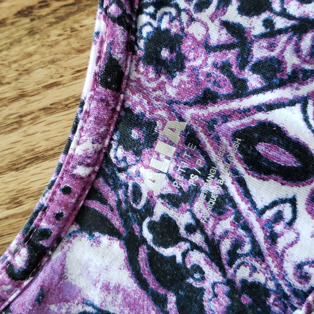 (S) ALIA Paisley Classic Fit T-Shirt Colorful Zen Modest Casual Weekend - Picture 3 of 7